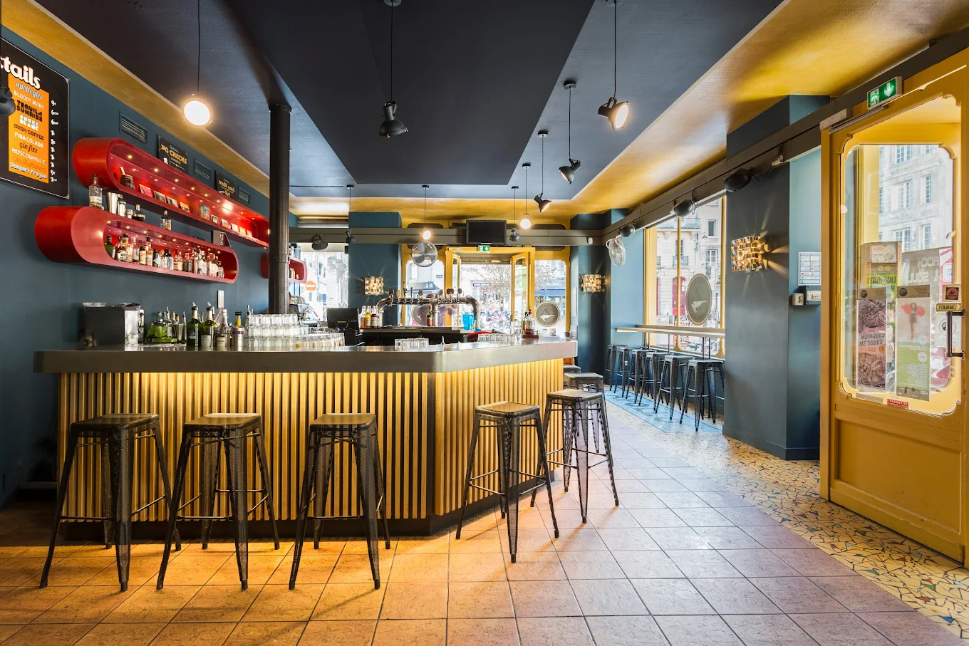 L'Apollo Bar 4